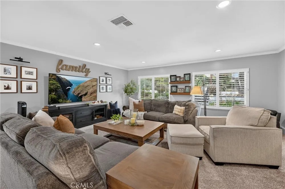 530 W 16th Upland, CA 91784