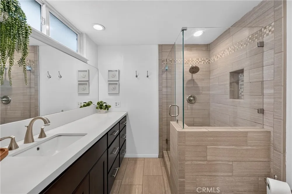 530 W 16th Upland, CA 91784