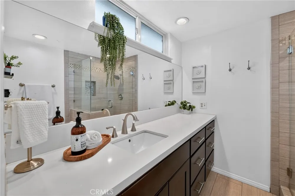 530 W 16th Upland, CA 91784