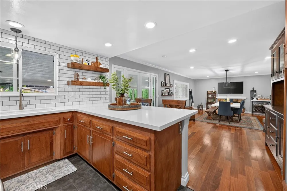 530 W 16th Upland, CA 91784
