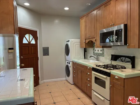341 S Palm Drive #Guesthouse