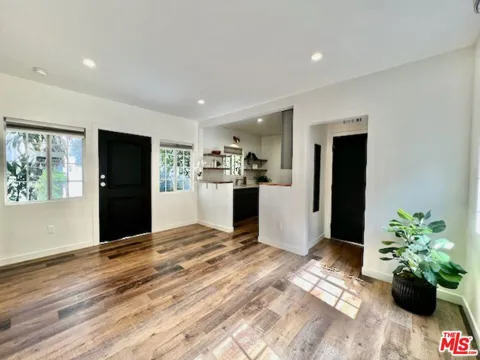 652 Dillon Street