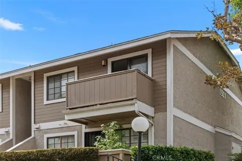 1507 S Raitt