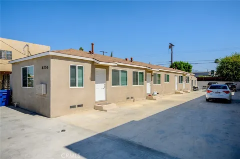 6250 Vineland Avenue #4