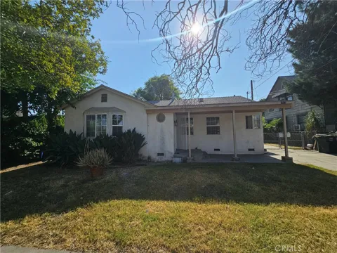 1512 Pershing
