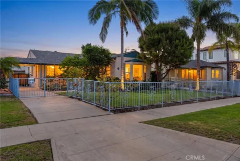 1733 S Corning