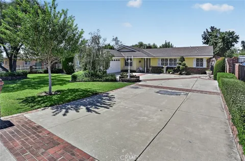 10248 Redwood Avenue