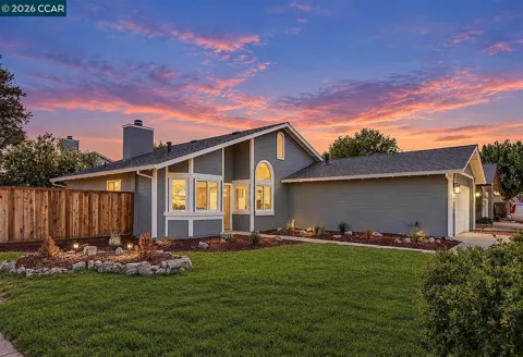 301 Maude Ct
