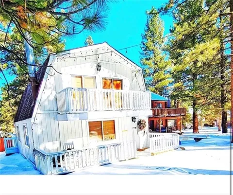 2017 Manzanita Lane