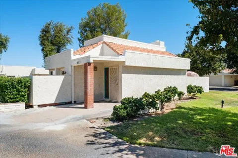 1527 Spyglass Plaza