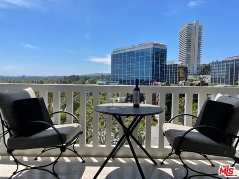999 Doheny Drive #1001