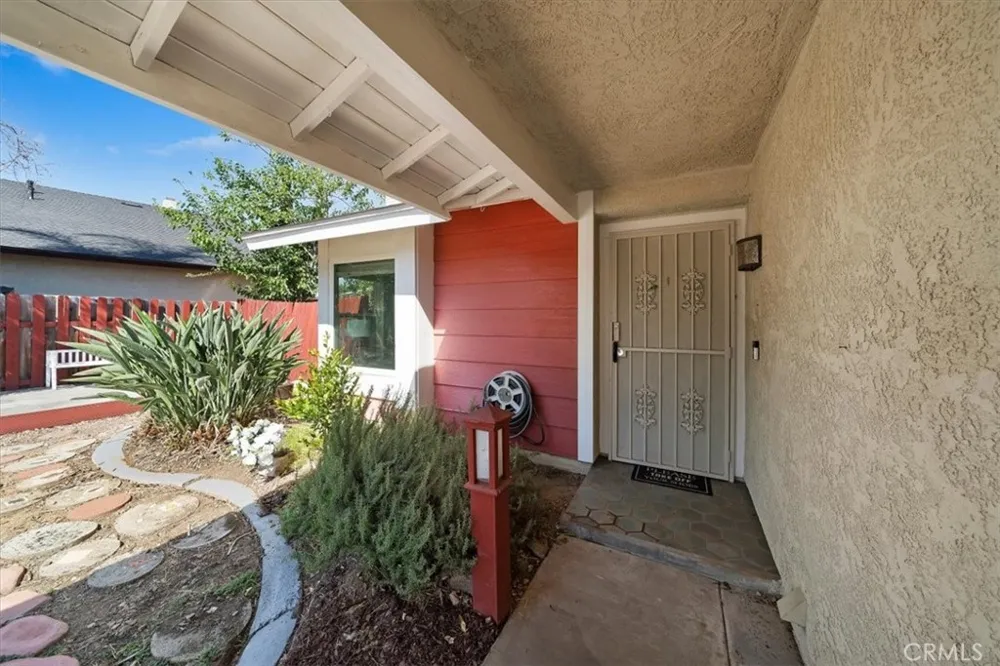 5082 Auburn San Bernardino, CA 92407