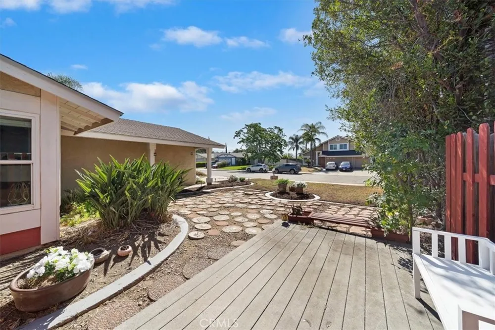 5082 Auburn San Bernardino, CA 92407