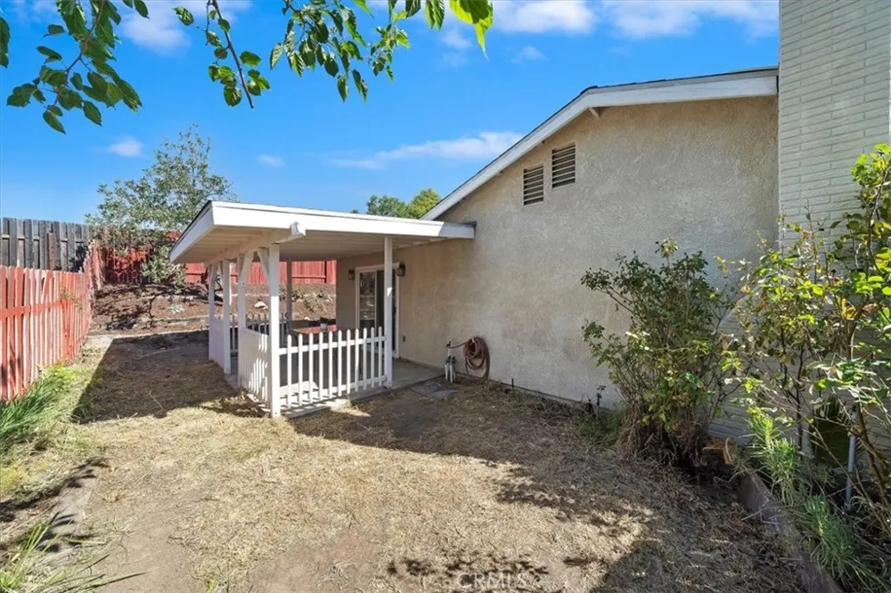 5082 Auburn San Bernardino, CA 92407