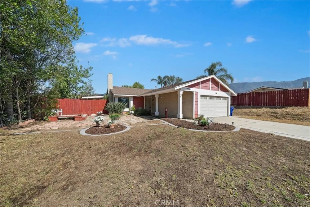 5082 Auburn San Bernardino, CA 92407