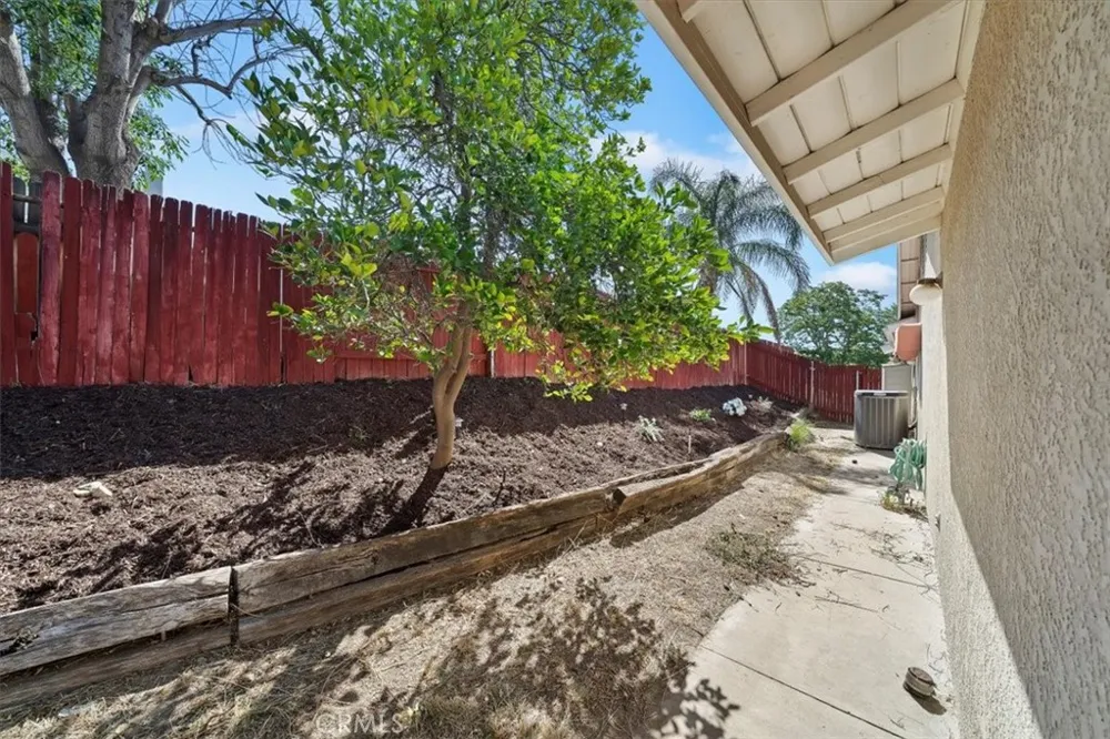 5082 Auburn San Bernardino, CA 92407