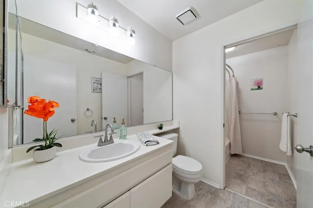 5082 Auburn San Bernardino, CA 92407