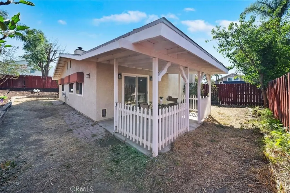 5082 Auburn San Bernardino, CA 92407