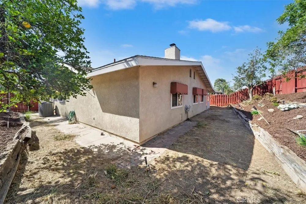 5082 Auburn San Bernardino, CA 92407
