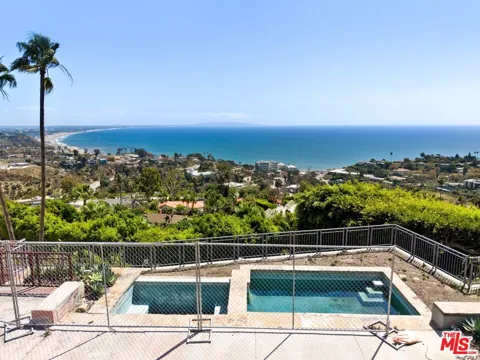 633 Resolano Drive