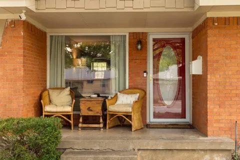 1240 Dalhart Drive