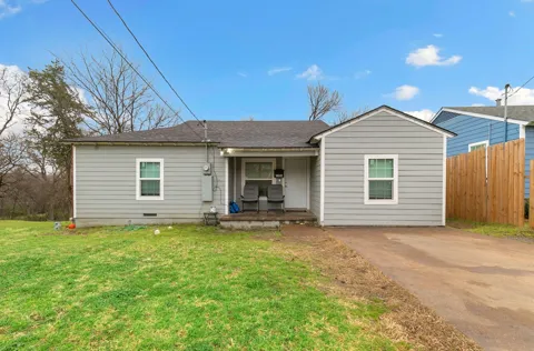 1506 E Waco Avenue