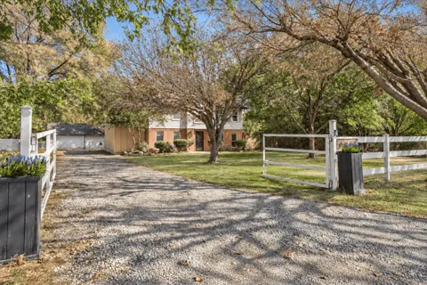 8912 S Hickory Road