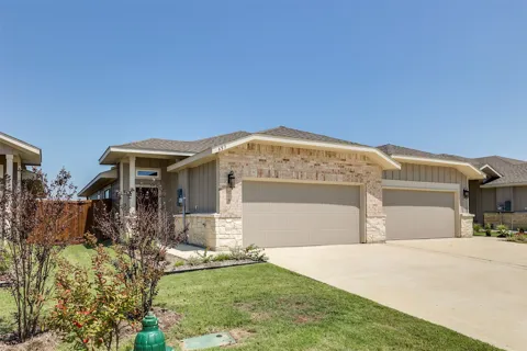 657 Blackland Drive