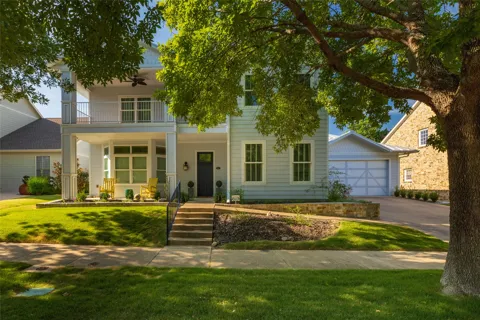 892 Ivy Lane