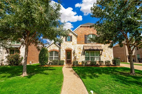 2883 Redfern Drive