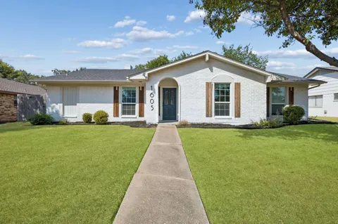 1605 Versailles Drive