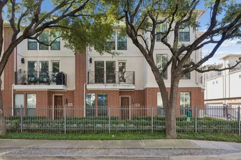 2606 Shelby Avenue #102