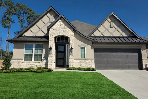 22045 Gateway Arch Drive