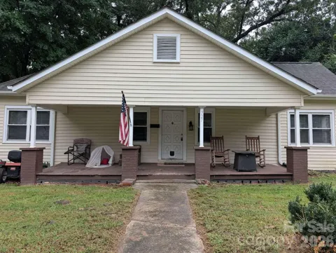 327 Aycock Street NE