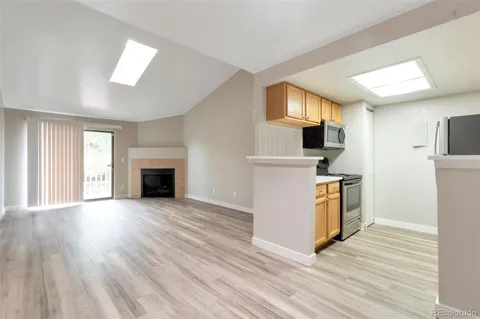 10323 E Peakview Avenue #J201