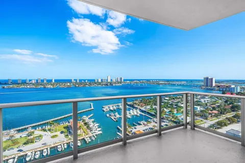 220 Lake Shore Drive #2202