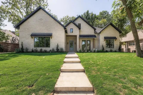 2510 Creekbend Circle