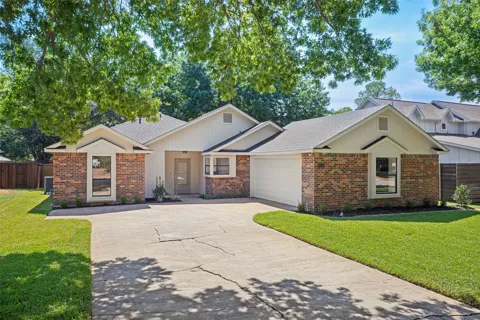 2237 Oak Bluff Drive
