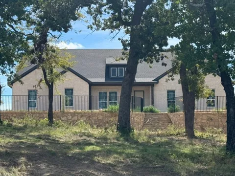 121 Oak Grove Way