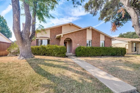 2202 Village Crest Drive