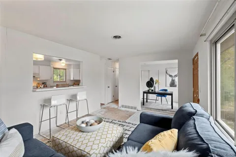 6235 W 78th Place