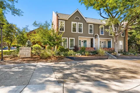 1201 Galapago Street #101