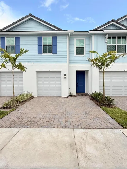 121 SE BIRCH TERRACE