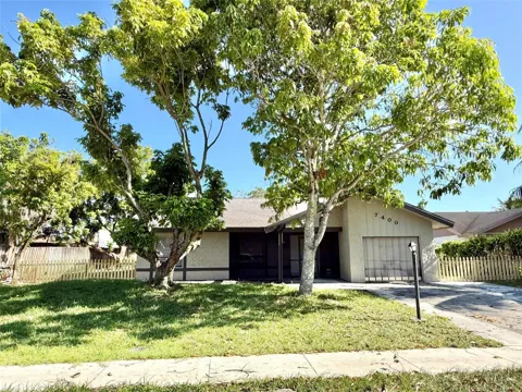 7400 SW 11TH COURT