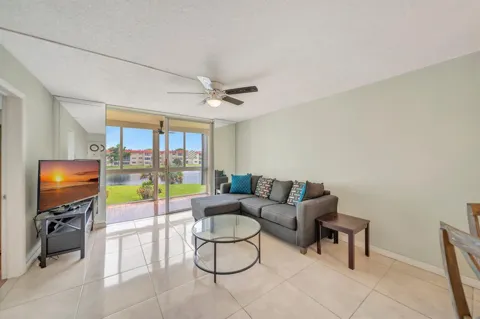2700 Sunrise Lakes Drive W #201