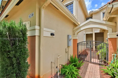 4238 Vineyard Cir #4238