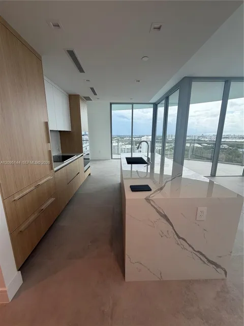 2411 Laguna Cir #2911