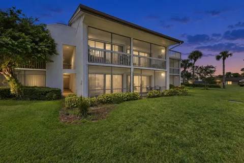 3200 Twin Lakes Terrace #105