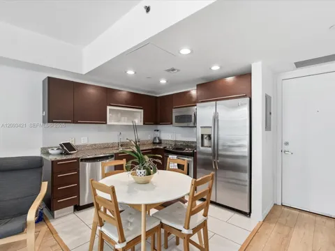 950 Brickell Bay Dr #1208