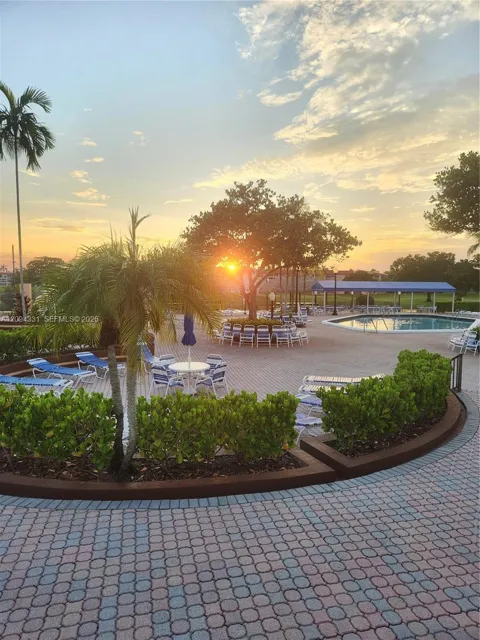 8891 Sunrise Lakes Blvd #302